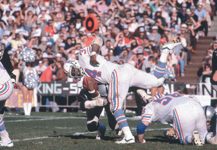 Earl Campbell, Oilers vs. Raiders, 1980 Wild-Card Playoffs.